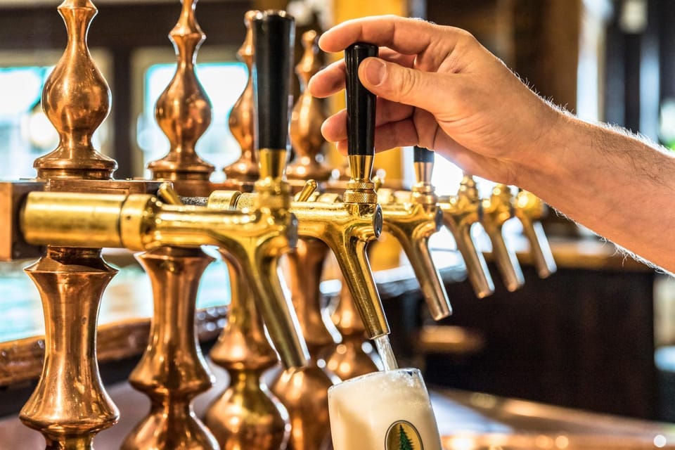 Restaurant/places to eat, Lounge or bar, Drinks, Alcoholic drinks, Non alcoholic drinks