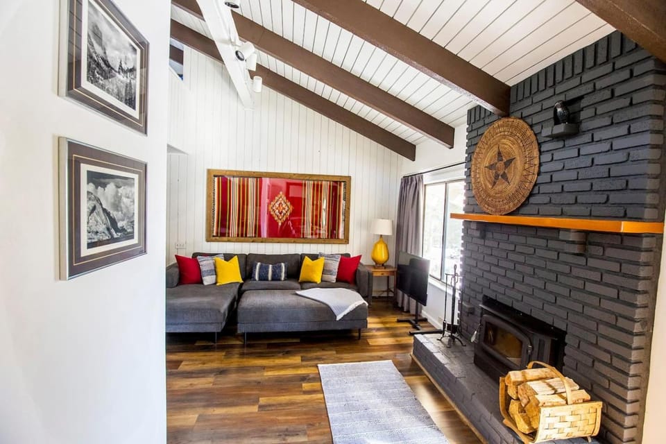 Mammoth's Best Location! 2BRLoft by Canyon Lodge Apartment in Mammoth Lakes