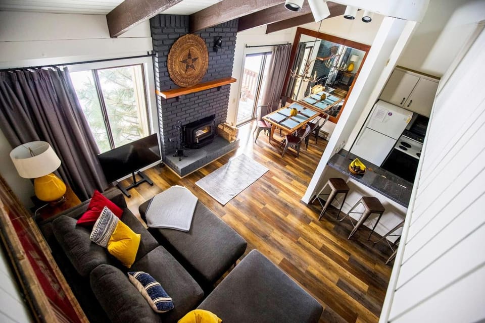 Mammoth's Best Location! 2BRLoft by Canyon Lodge Apartment in Mammoth Lakes