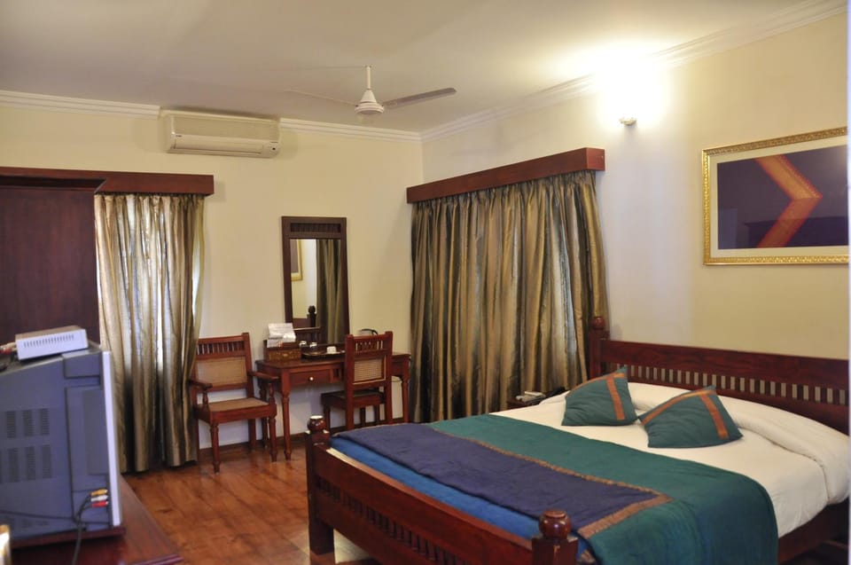 Niketana @ Boat Club Hotel in Chennai