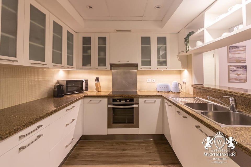 Kitchen or kitchenette, Communal kitchen