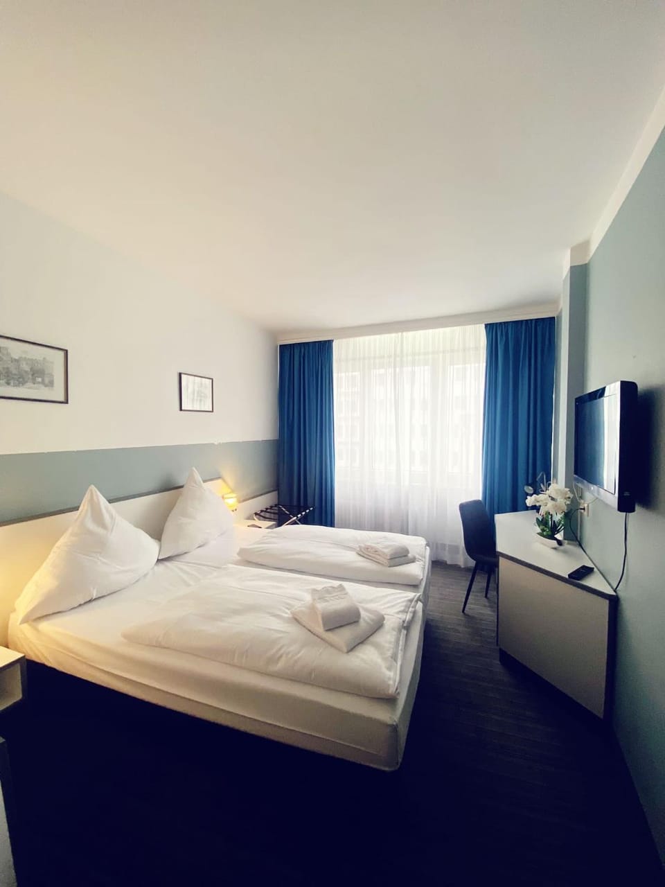 Bed, Photo of the whole room