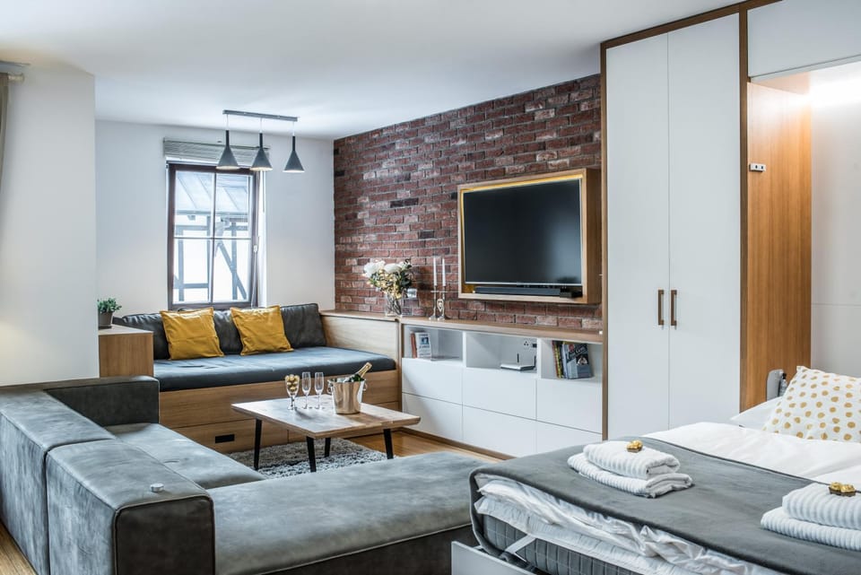 Communal lounge/ TV room