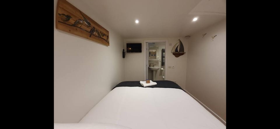 Annex in Chippenham with Parking and WIFI House in Chippenham