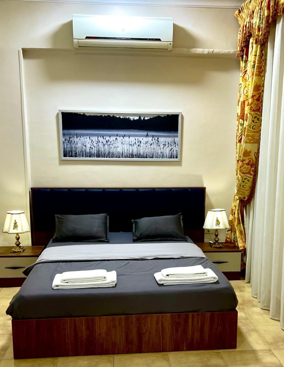 Bed, Bedroom, air conditioner