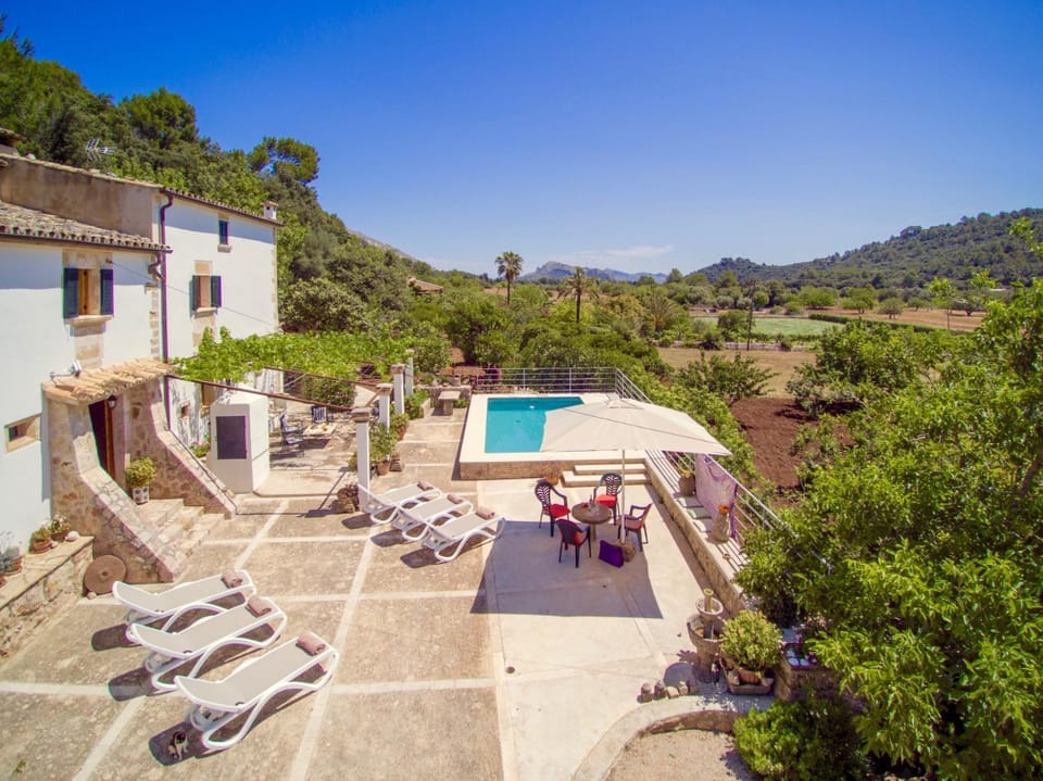 Property building, View (from property/room), Mountain view, Pool view, Swimming pool, sunbed