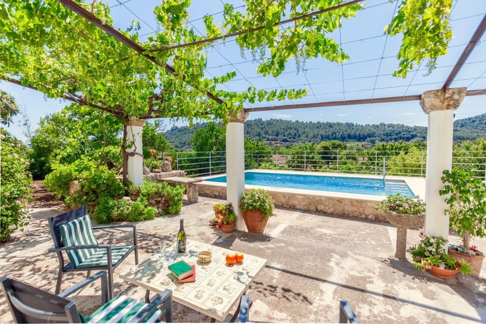 Off site, Balcony/Terrace, Mountain view, Pool view, Swimming pool, sunbed