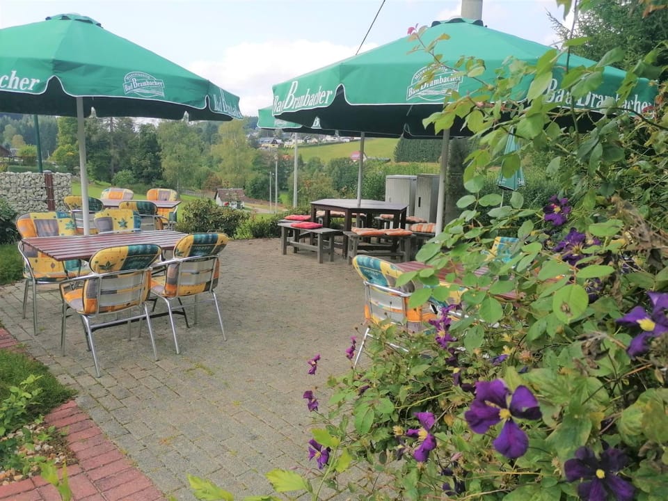 Restaurant/places to eat, Garden, Balcony/Terrace, Garden view