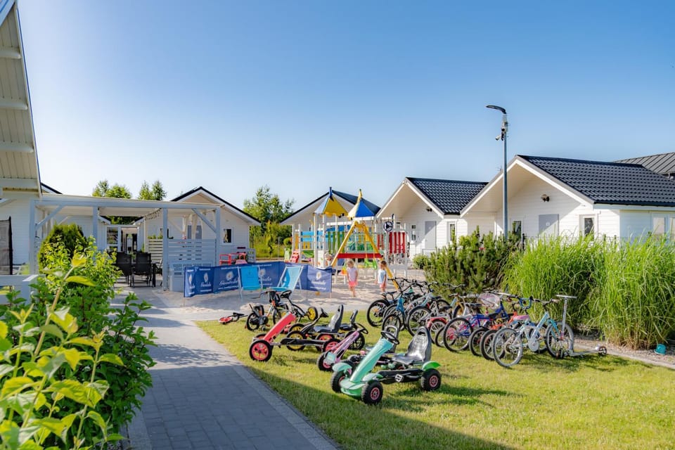 Spring, Summer, Children play ground, Children play ground, View (from property/room), Pets, Garden view
