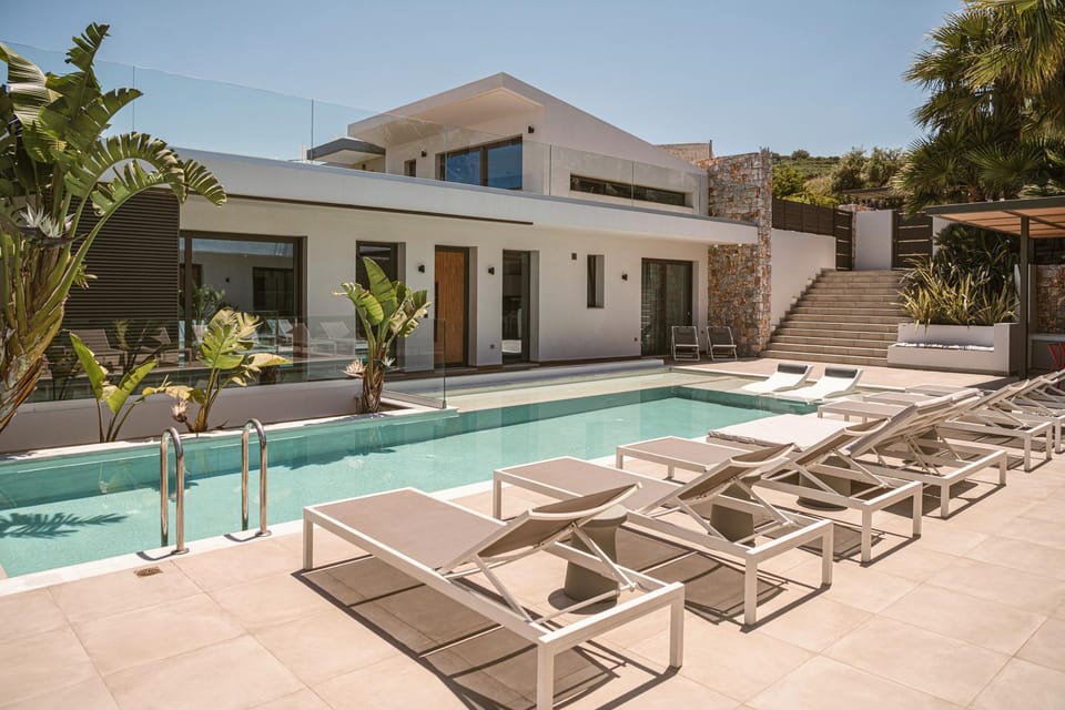 Villa Lydia I Superb views, two pools, next to the city Villa in Kissamos