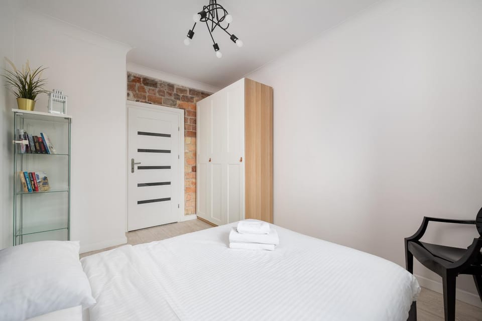 Bed, Photo of the whole room, Bedroom, towels, wardrobe
