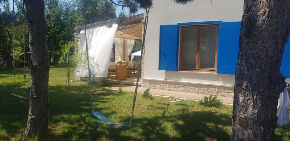 Property building, Garden