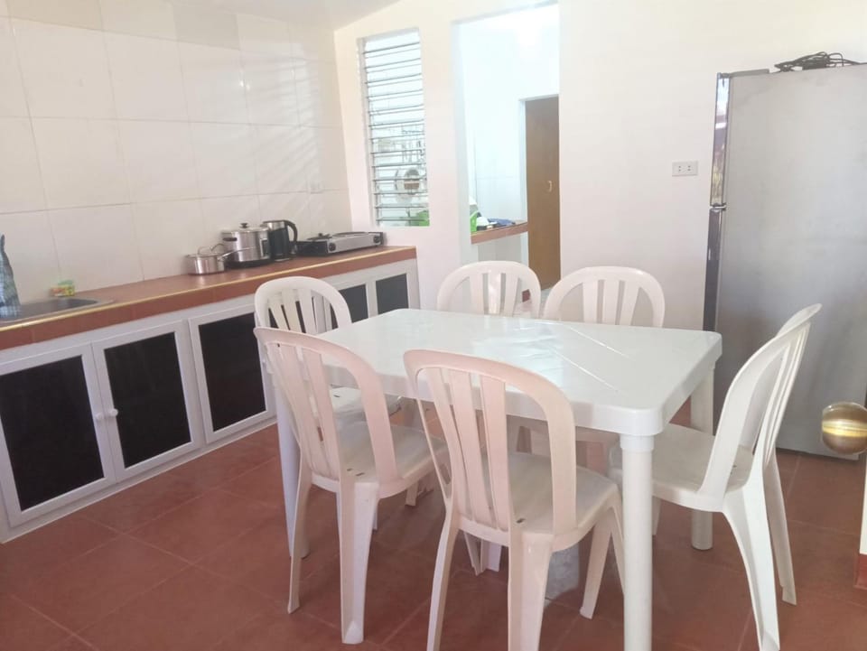 Dining area, kitchen