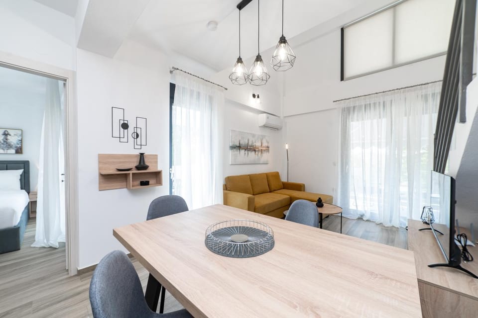 TV and multimedia, Kitchen or kitchenette, Seating area, Dining area