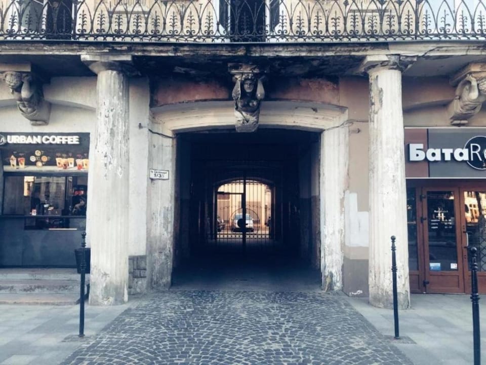 Facade/entrance, On site