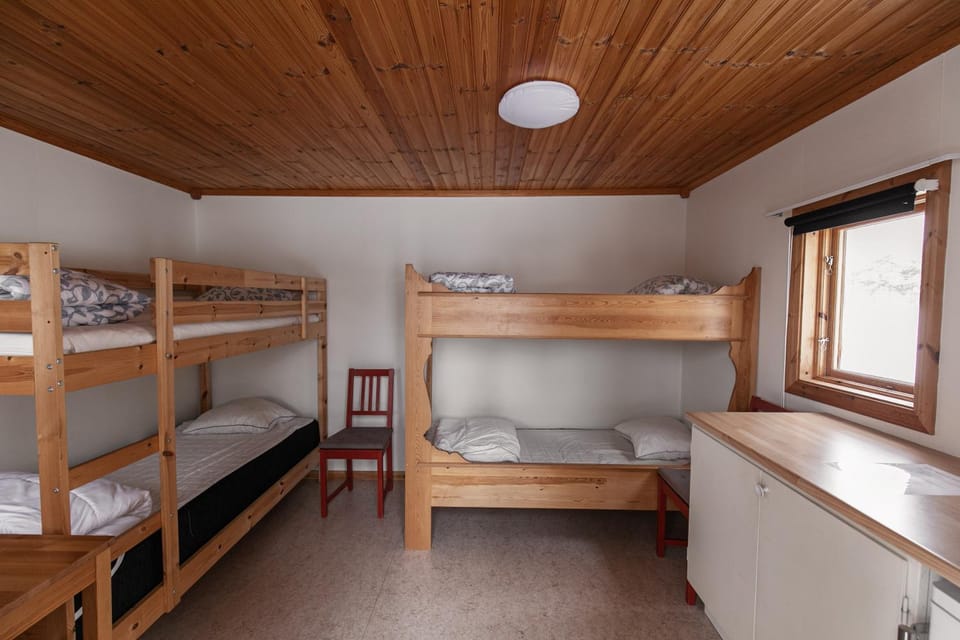 Bedroom, bunk bed