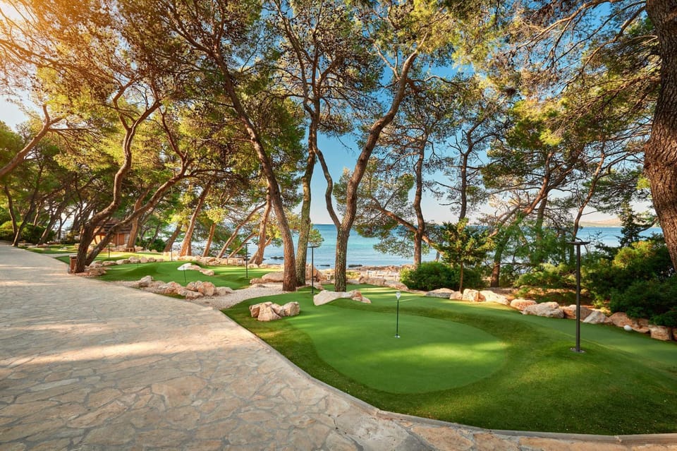Day, Natural landscape, Garden, Minigolf, Garden view, Sea view
