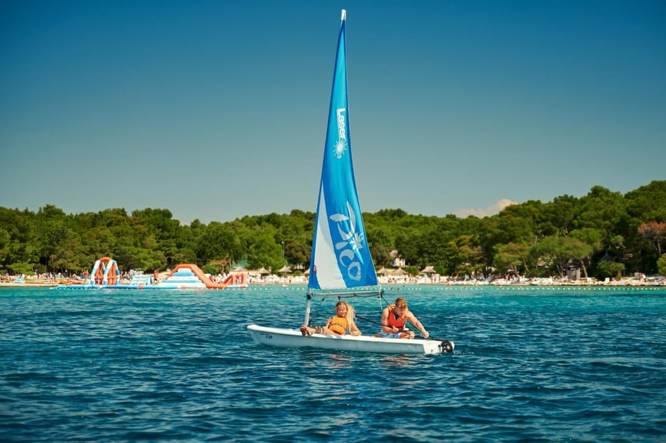 Day, People, Natural landscape, Activities, Beach, Windsurfing, Sea view, group of guests