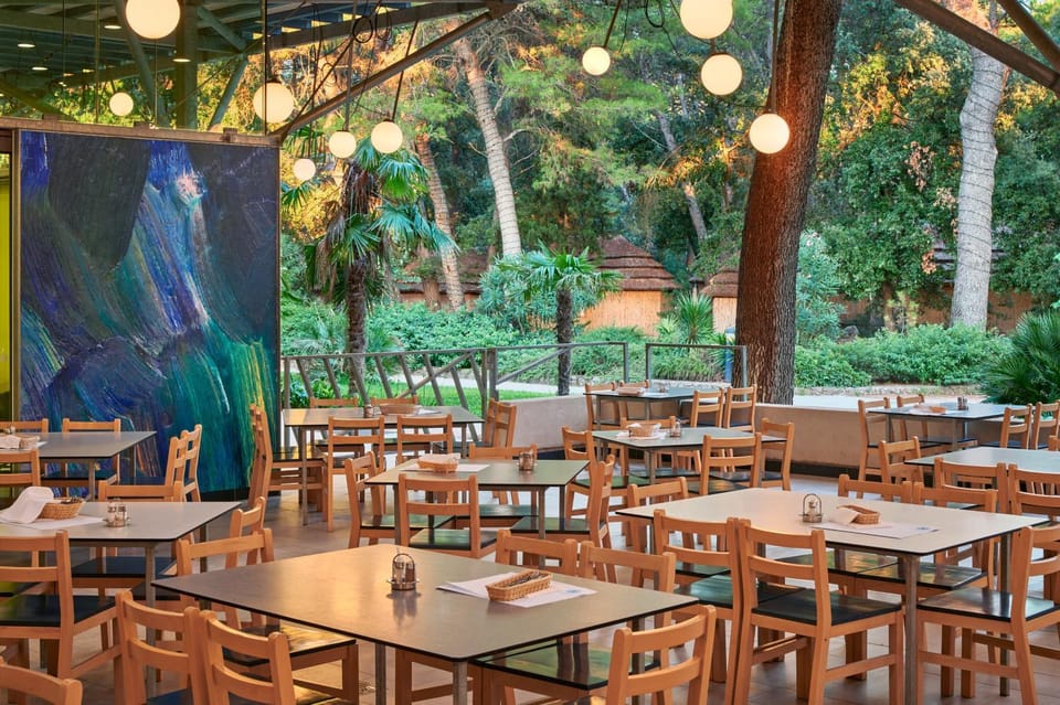 Restaurant/places to eat, Day