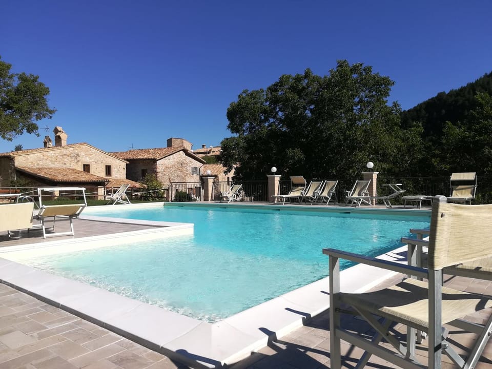 Castello di Acera Farm Stay in Umbria