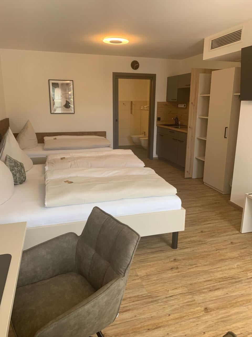 Photo of the whole room