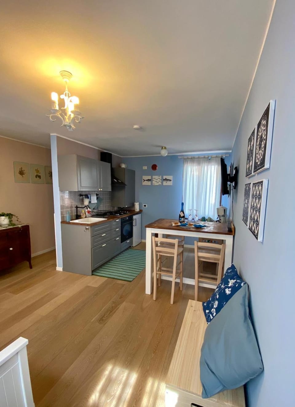 Living room, Dining area, minibar, oven, pet friendly, stove