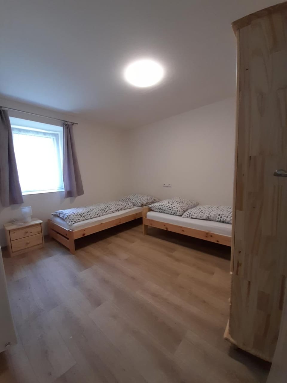 Photo of the whole room, Bedroom