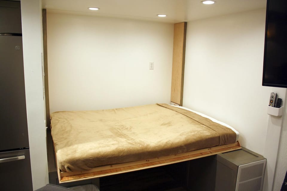 Ski & Racquet #103-C - Access to Indoor Pool, Hot Tubs and Town Shuttle House in Breckenridge
