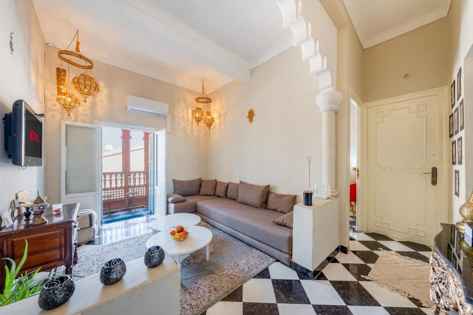 TV and multimedia, Balcony/Terrace, Living room, Decorative detail, Seating area, Dining area, air conditioner