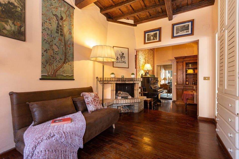 Living room, Photo of the whole room, Seating area