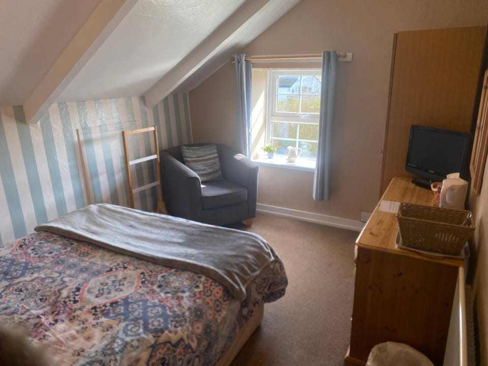 Haelarcher Farmhouse and Helicopter B&B Bed and Breakfast in England