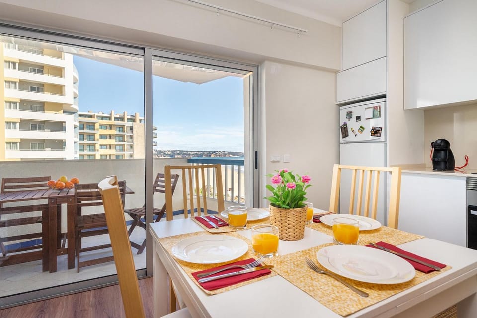 Natural landscape, Kitchen or kitchenette, Living room, Seating area, Dining area, Sea view