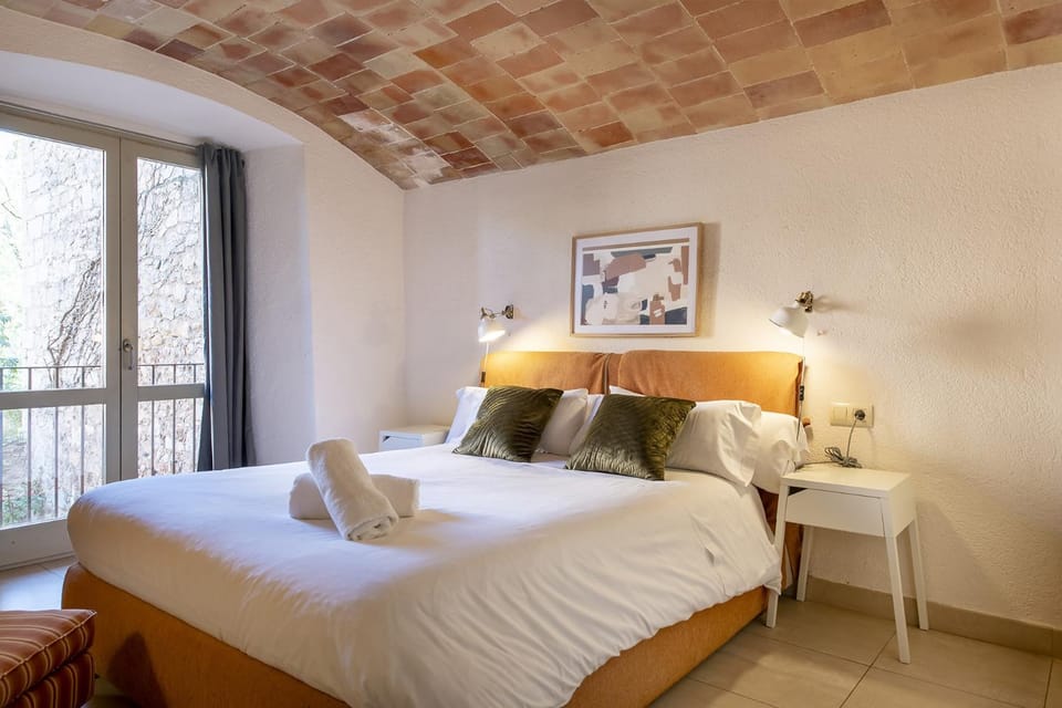 Apartamento Baños Arabes con jardín Apartment in Girona