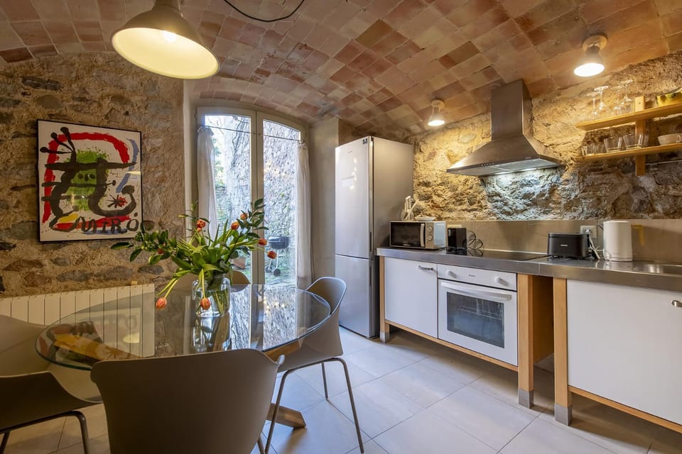 Apartamento Baños Arabes con jardín Apartment in Girona