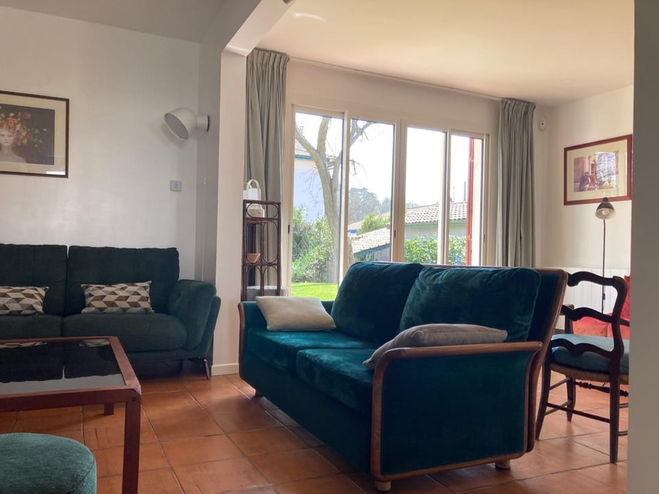 Maison 3* à Hendaye, proche plage et commerces, jardin privé, parfait pour familles et amis - FR-1-239-492 House in Hendaye