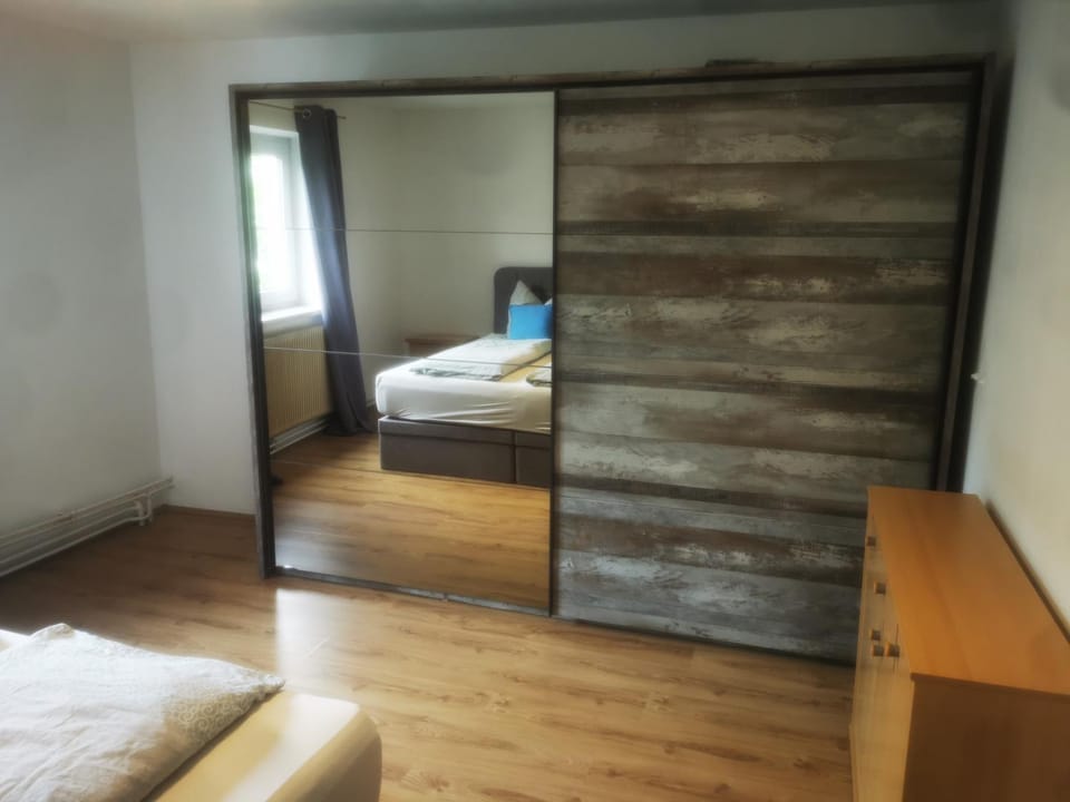 Bed, Photo of the whole room, wardrobe