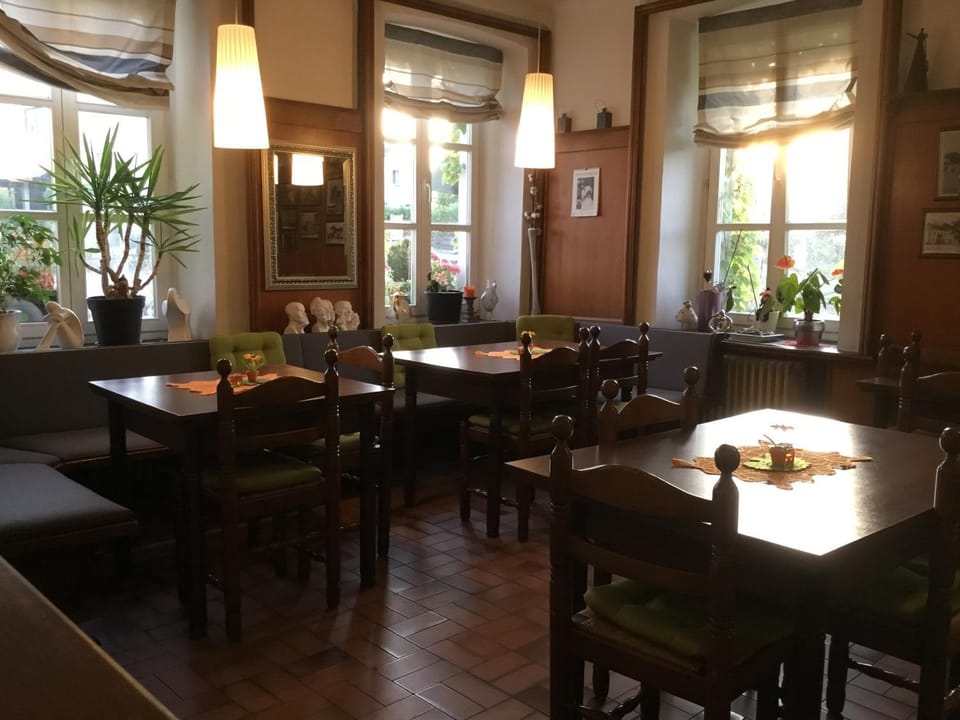 Hotel zur Eiche Hotel in Saarland, 66, Germany