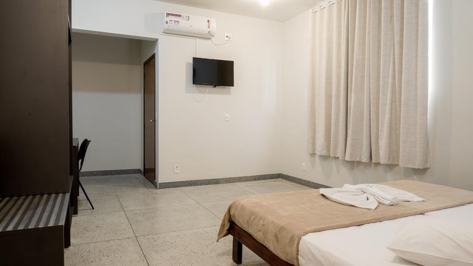 TV and multimedia, Bedroom, air conditioner