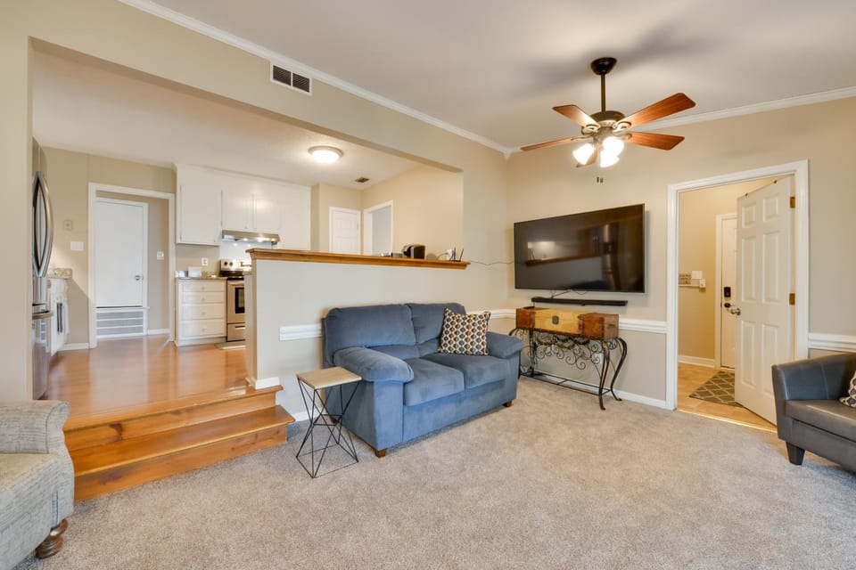 Cozy Home w/ Fenced Yard < 1 Mi Downtown Matthews! House in Matthews