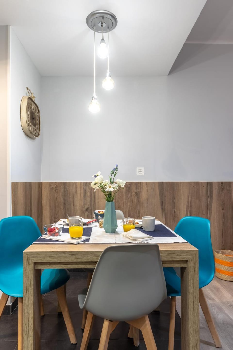 Seating area, Dining area