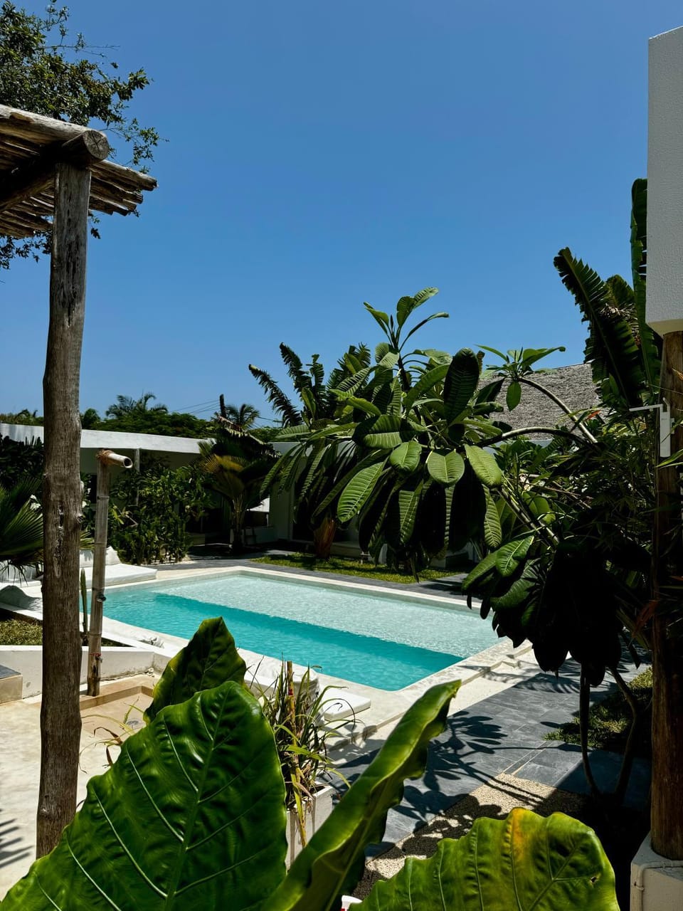 La Base Beach Hotel Bed and Breakfast in Unguja North Region