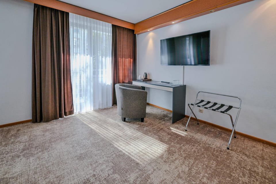 Communal lounge/ TV room, TV and multimedia, Evening entertainment, hair dresser