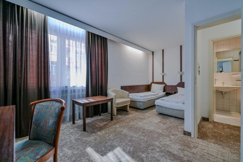 Bed, Living room, Seating area