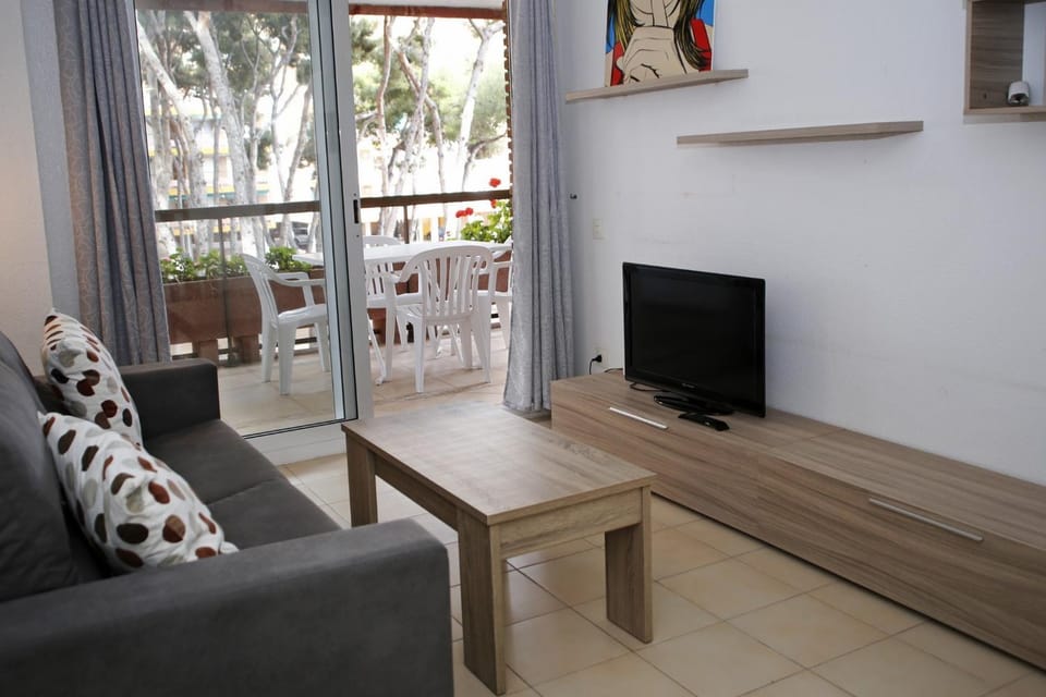 AT125 Els Pins, comunidad con piscina en 1ra línea de la playa Apartment in Torredembarra