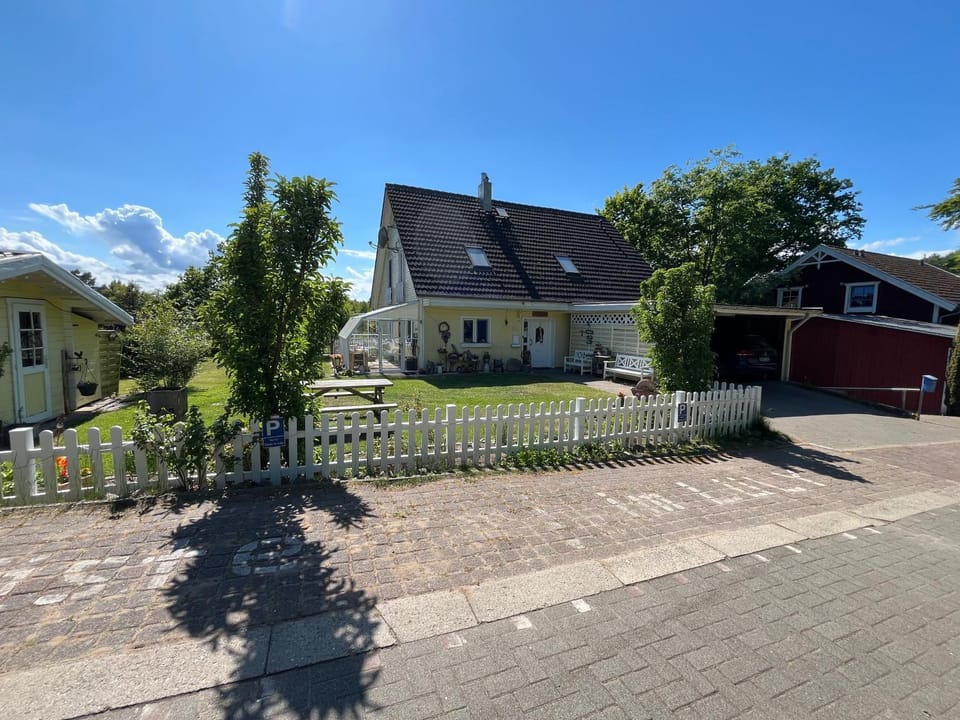 Property building, Neighbourhood, Street view
