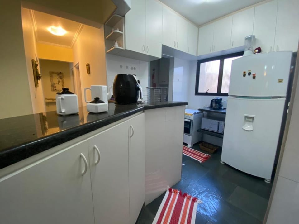 Confortável Apto.Com Piscina para 8 pessoas-Ubatuba-Enseada Apartment in State of São Paulo