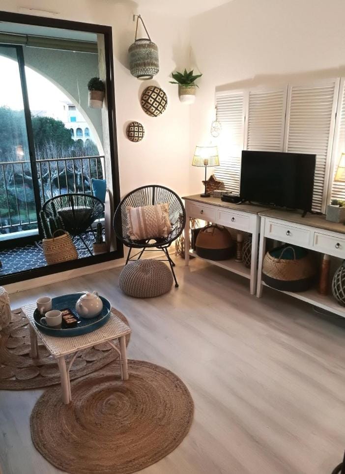 Superbe appartement à 2 pas de la plage Apartment in Six-Fours-les-Plages