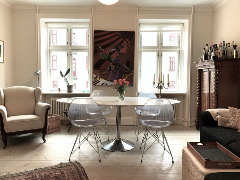 Living room, Dining area