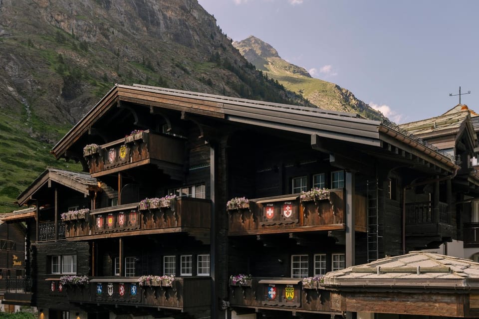 Property building, Natural landscape, Mountain view