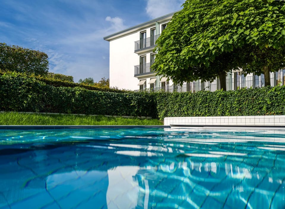 Pool view, Swimming pool